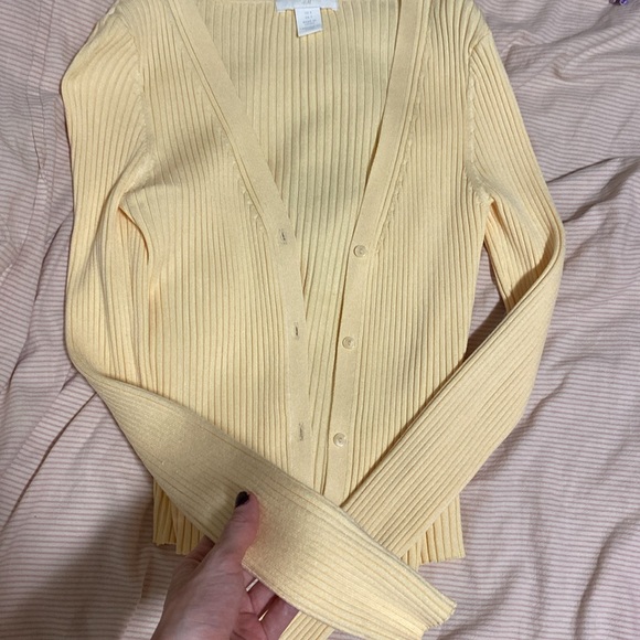 H&M Yellow Ribbed Cardigan 💛 - Picture 3 of 3